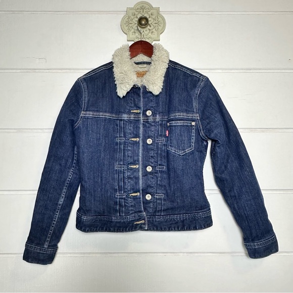 Levi's Women’s Original Sherpa Trucker Jacket Denim Size Medium - Picture 9 of 14
